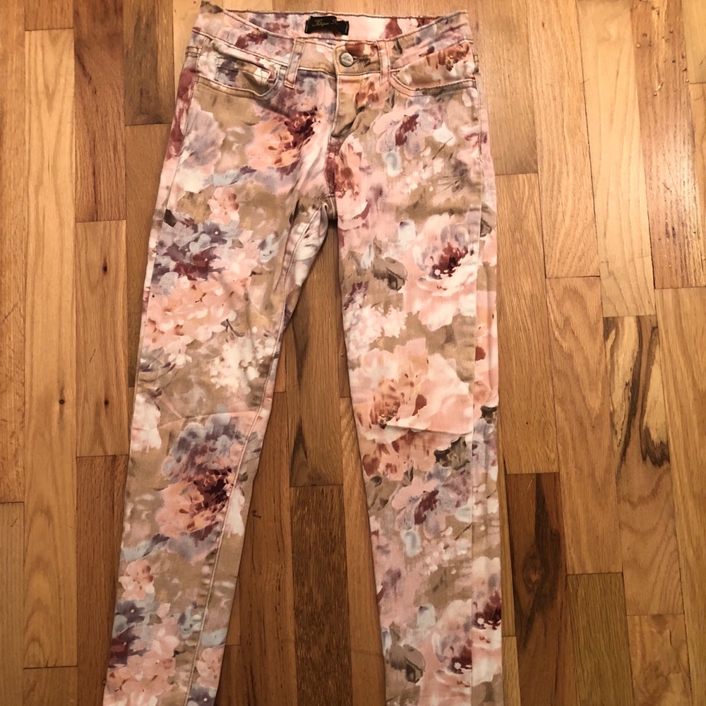 Cropped Floral Jeans